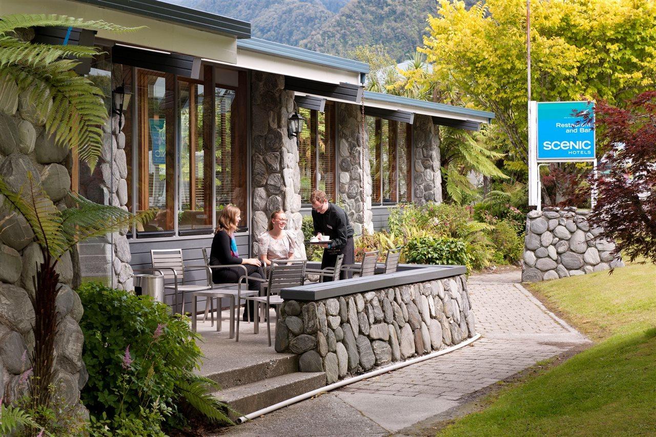 Scenic Hotel Franz Josef Glacier Bagian luar foto