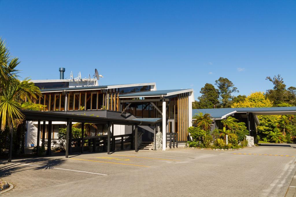 Scenic Hotel Franz Josef Glacier Bagian luar foto