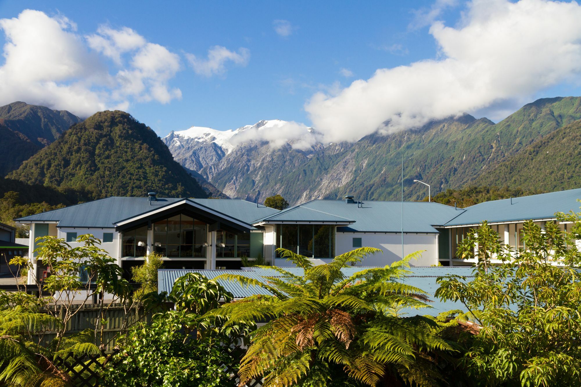 Scenic Hotel Franz Josef Glacier Bagian luar foto