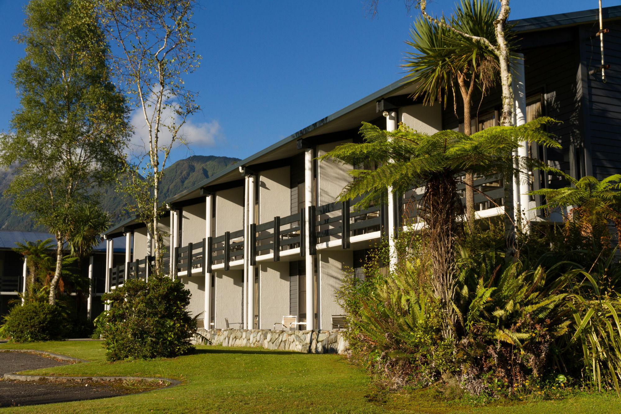 Scenic Hotel Franz Josef Glacier Bagian luar foto